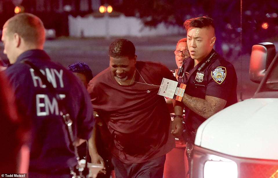 Khi đó, nghi phạm đã nổ súng vào đám đông tham dự sự kiện "Old Timers Week" được tổ chức thường niên trong khu sân chơi Brownsville, Brooklyn. Nhiều người hoảng loạn tháo chạy khi nghe thấy tiếng súng nổ. 