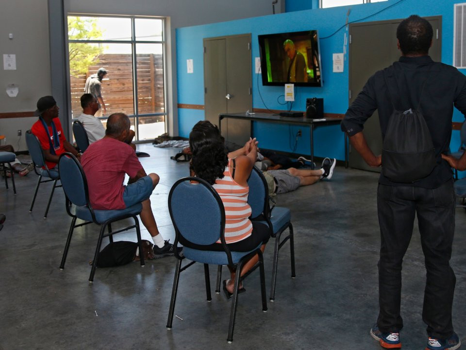 Một địa điểm cho người vô gia cư tránh nóng ở Oklahoma.