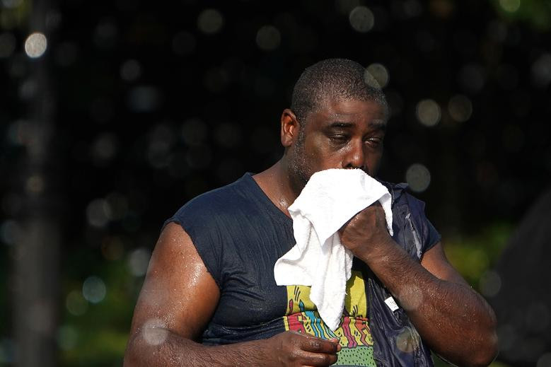 Nước Mỹ đang trải qua những ngày nắng nóng gay gắt, trong đó các thành phố lớn như New York hay Philadelphia có mức nhiệt lên tới 38 độ C, thậm chí có nơi hơn 40 độ C. (Nguồn ảnh: Reuters, Insider)