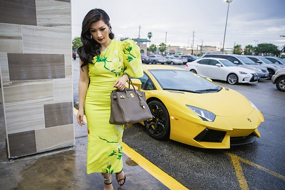 Ca sĩ Nguyễn Hồng Nhung khoe nhẫn kim cương triệu đô - Hình 2 Ca si Nguyen Hong Nhung khoe nhan kim cuong trieu do-Hinh-2