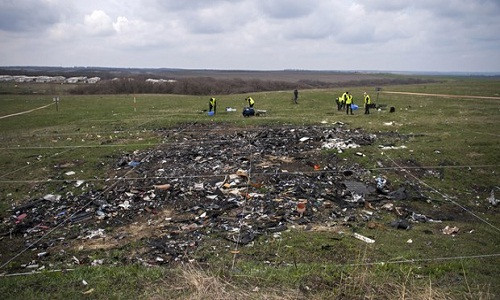 Ukraine bo tu mot doi tuong vu ban ha may bay MH17