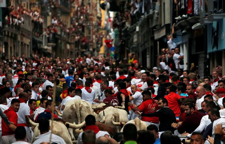 Biển người tham gia vào cuộc đua trong ngày thứ hai của lễ hội.