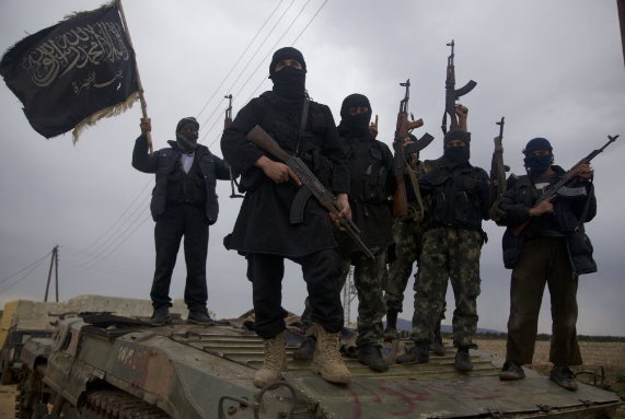 Trước đó, nhóm liên minh thánh chiến Hay'at Tahrir Al-Sham và lực lượng Đảng Hồi giáo Turkestan thường tiến hành cuộc tấn công ở vùng núi Turkman và Al-Akrad. Tuy nhiên, gần đây, nhiều tay súng HTS đã được triển khai tới mặt trận Hama để đối phó với Quân đội Syria. Ảnh: AMN.