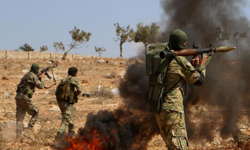 Theo Al Masdar News, nhóm phiến quân Mặt trận Giải phóng Quốc gia (NLF) do Thổ Nhĩ Kỳ hậu thuẫn đã mở cuộc tấn công quy mô lớn nhằm vào Quân đội Syria ở vùng nông thôn phía bắc tỉnh Latakia. Ảnh: The National.