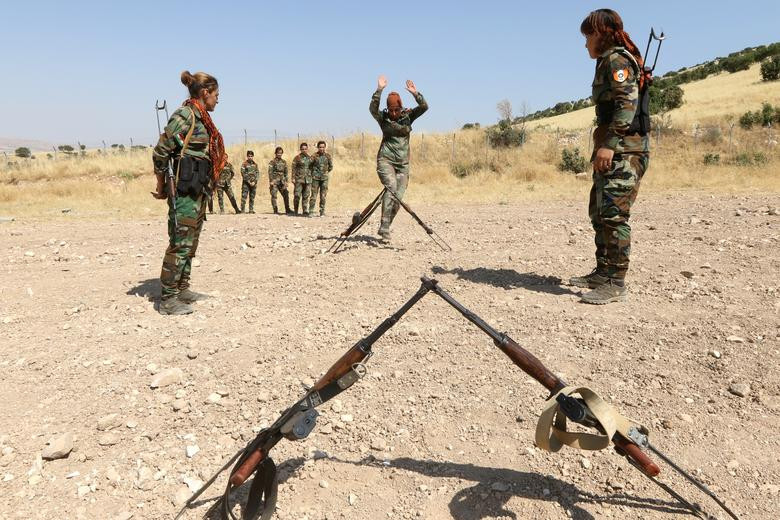 Chỉ huy Sharifi cho biết thêm, các chiến binh người Kurd của PAK đã chuẩn bị sẵn sàng để tham gia vào bất cứ cuộc chiến nào chống lại (chính quyền) Iran.