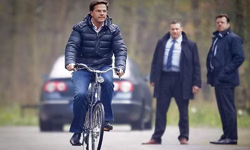 Chính vì sự giản dị của mình, ông Rutte được người dân nước này rất yêu mến. Người dân Hà Lan còn gọi ông bằng cái tên trìu mến là "Ngài Thủ tướng xe đạp". Ảnh: NF.