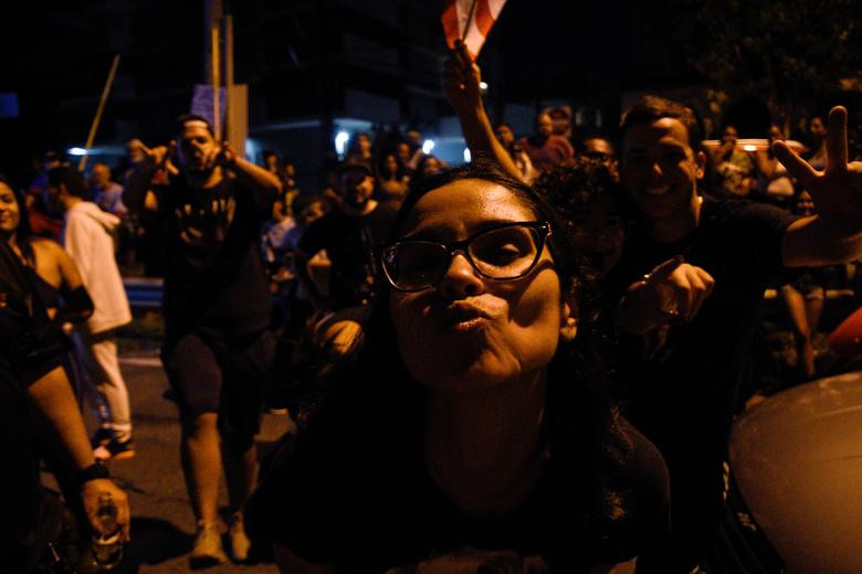 Khu vực đường cao tốc Expreso Baldorioty de Castro ở San Juan nhộn nhịp tối 25/7.