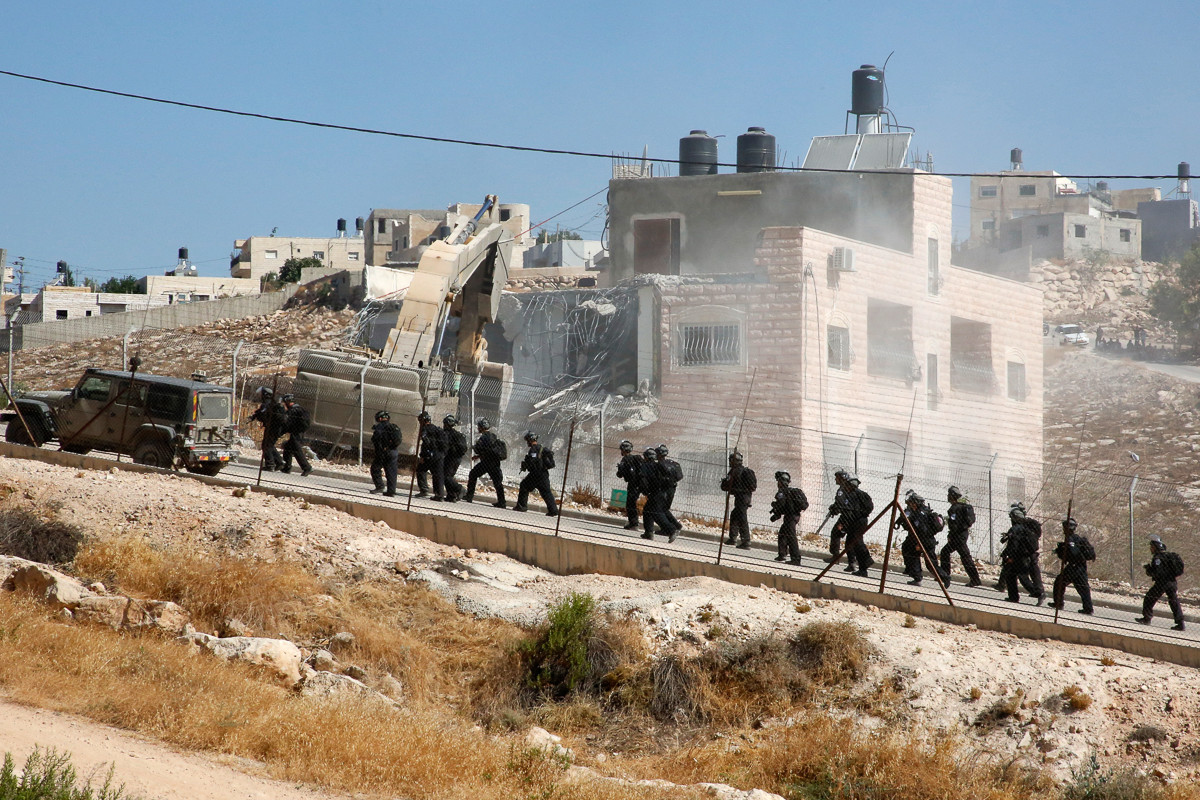 Trước đó, ngày 18/6, người dân Palestine sinh sống tại làng Sur Baher đã nhận được thông báo từ nhà chức trách Israel về việc tiến hành phá dỡ các ngôi nhà này trong vòng 30 ngày.
