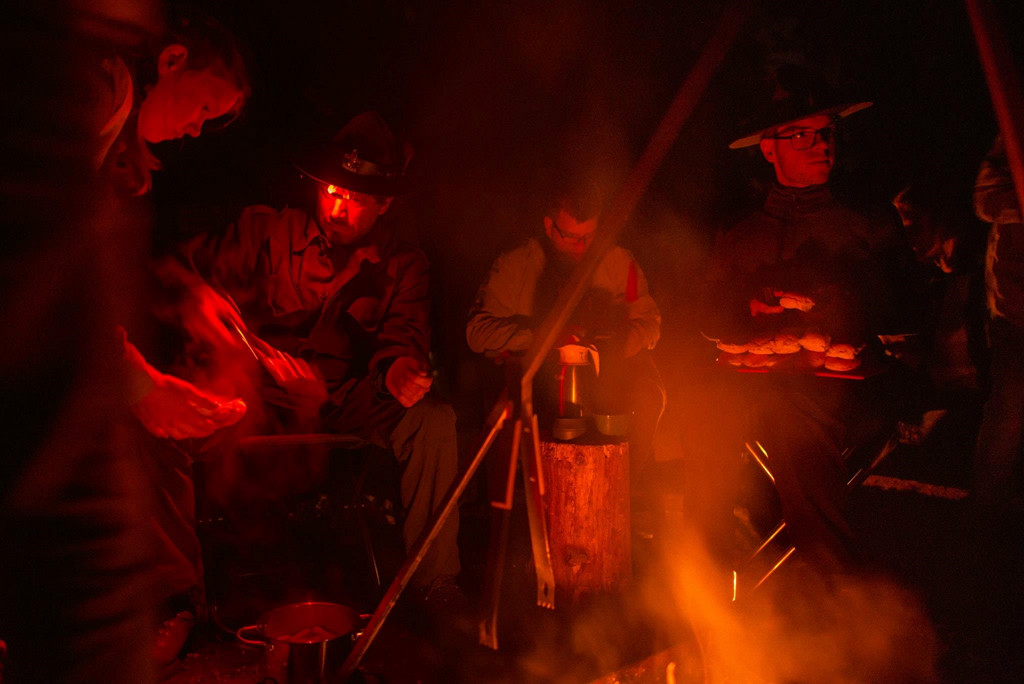 Tuy nhiên, bà de Jong, 58 tuổi, cũng nghi ngờ về tính thú vị của trải nghiệm này. "Hãy tưởng tượng rằng bạn đang lạc lối và không biết phải đi đâu. Có thể phải mất đến 10 giờ, có thể là cả đêm, bạn không biết mất bao lâu để tìm được đường. Trời đã khuya và bọn trẻ bắt đầu sợ hãi. Tôi không nghĩ rằng đó thực sự là trải nghiệm đẹp đẽ với chúng", bà nói.