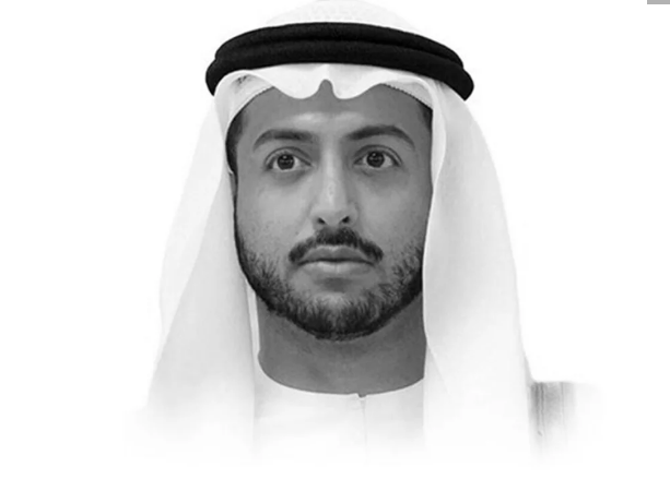 Văn phòng truyền thông chính thức của tiểu vương quốc Sharjah đã xác nhận cái chết của Hoàng tử Qasami trên Instagram hôm 2/7. Chính quyền Sharjah sau đó thông báo quốc tang và treo cờ rủ trong 3 ngày để bày tỏ lòng tiếc thương đối với Hoàng tử Qasimi. Ảnh: People.