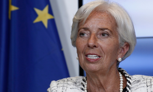 Bà Christine Lagarde sinh ngày 1/1/1956 tại Paris, Pháp, trong gia đình có cha mẹ đều là giáo viên. Bà tốt nghiệp trường Đại học Paris Nanterre với chuyên ngành Tiếng Anh và Luật Lao động. Sau đó, bà lấy bằng Thạc sĩ tại Học viện Chính trị IEP ở Aix-en-Provence, miền nam nước Pháp. Ảnh: CD.