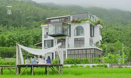 Nghe có vẻ giống như một câu chuyện đùa nhưng nhóm bạn thân 7 người phụ nữ Trung Quốc đã thực sự mua một căn nhà và quyết định sau khi nghỉ hưu sẽ dành phần đời còn lại bên nhau.