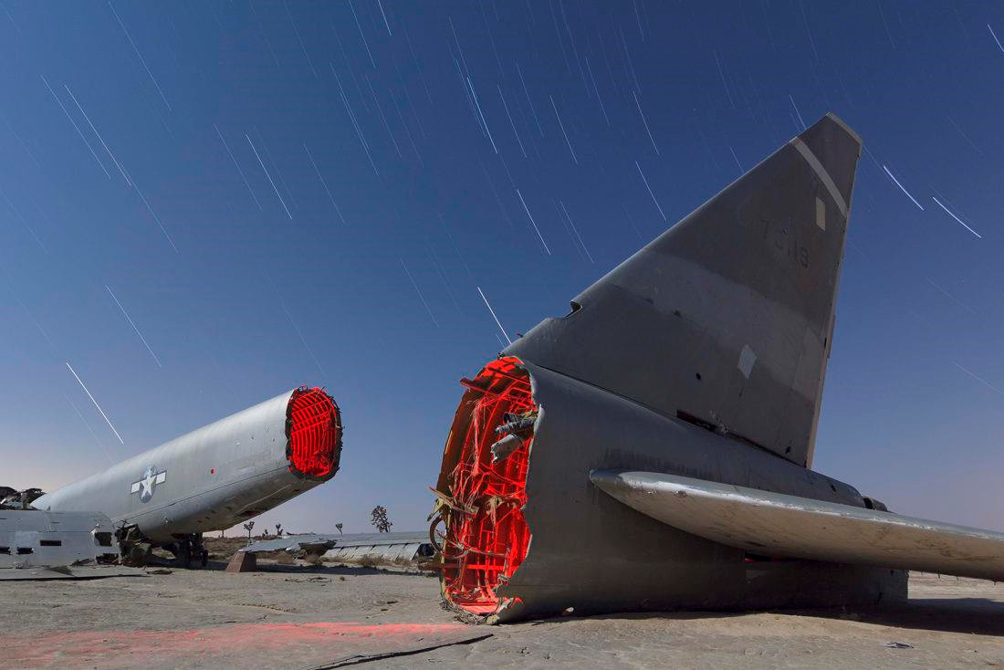 Phần thân và đuôi của một chiếc B-52 dưới ống kính của nhiếp ảnh gia Paiva. Ảnh: CNN/Troy Paiva. *) Title do Kiến Thức biên tập lại