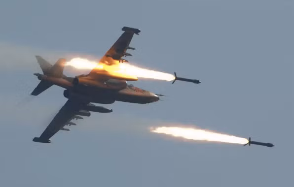 Được biết, trong tuần qua, Không quân Nga tiến hành hàng chục cuộc không kích nhằm vào các pháo đài của nhóm khủng bố ở tỉnh Hama và Idlib, sau khoảng thời gian im ắng cuối tháng 6/2019. Ảnh: FS.