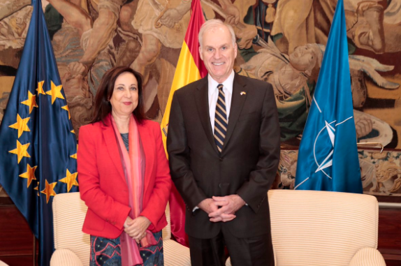 Sau khi tốt nghiệp, ông gia nhập Thủy quân Lục chiến Mỹ và phục vụ trong lực lượng này trong khoảng thời gian từ năm 1976 đến 1981. Ảnh: Twitter.