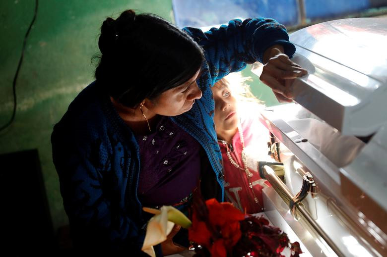 Nhoi long canh ngo tre nhap cu tren duong vuot bien vao My-Hinh-5