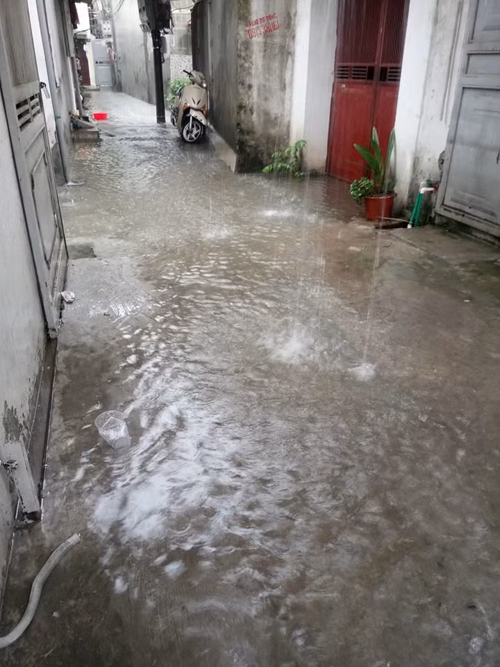 Dự báo tình trạng mưa dông lớn sẽ còn tiếp diễn trong 2-3 ngày tới.