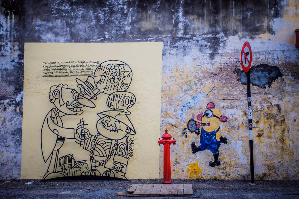 Chúng tôi bắt đầu len lỏi qua các con phố, hôm nay quyết phải thu hoạch được thật nhiều shot hình ưng ý.