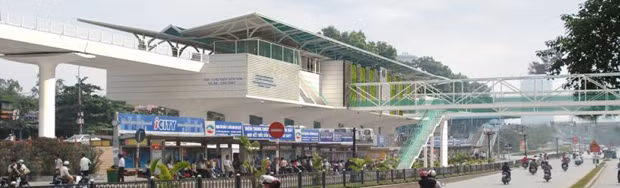 Depot Tuyến 3 đặt tại Nhổn, có diện tích khoảng 15 ha (tại các phường Minh Khai &amp; Tây Tựu, quận Bắc Từ Liêm). Theo Ban quản lý dự án, hiện khu depot đã thi công các công trình kỹ thuật đạt 100% tiến độ. Ga S8 - Cầu Giấy - đối diện trường Đại học Giao thông - Vận tải - cầu thang lên xuống 1 bên đường Cầu Giấy.