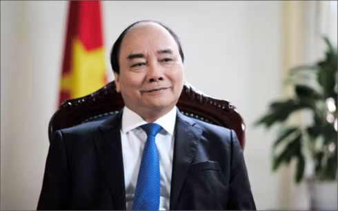 Theo chương trình, dự kiến trong thời gian thăm Hà Lan, Thủ tướng Nguyễn Xuân Phúc sẽ có cuộc gặp Thủ tướng Hà Lan; hai nhà lãnh đạo sẽ cùng chứng kiến Lễ ký kết các văn kiện hợp tác giữa Chính phủ và doanh nghiệp hai nước. Thủ tướng cũng sẽ gặp gỡ lãnh đạo Nghị viện Hà Lan; gặp gỡ một số quan chức Chính phủ và địa phương của Hà Lan. Ảnh Thủ tướng Nguyễn Xuân Phúc (Nguồn: Bộ ngoại giao).