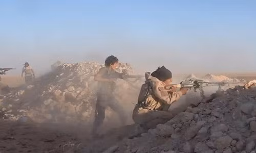 Diem nong 24h: To chuc khung bo IS phan cong bat ngo-Hinh-2