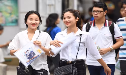 Top truong co muc san xet tuyen dai hoc 2017 cao ngat