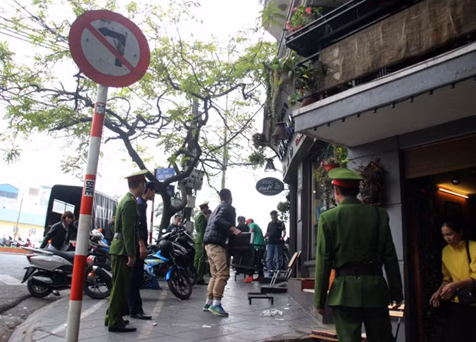 Khoi to nguoi phu nu gay thuong tich cho can bo 