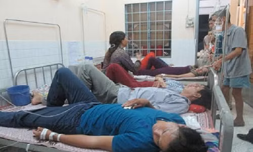 Di an dam cuoi, 17 nguoi nhap vien o Thai Nguyen