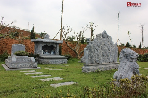 Một trong những phần mộ được đánh giá là có giá trị nhất nghĩa trang.