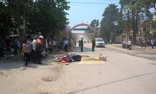 Hiện trường vụ tai nạn thương tâm khiến hai mẹ con tử vong.