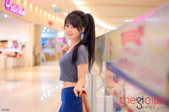 Hiện tại, Kim Khánh còn mở 1 lớp dạy nhảy cho một số bạn học sinh có niềm đam mê chung về nhảy. Lớp học này sau khi được cô mở ra, hầu hết các thành viên đều được nâng cao và khả năng, đưa lớp trở thành nhóm nhảy mang tên Dance Master Crew.