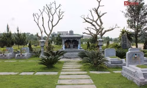 Mộ phần của cố nhạc sĩ Thanh Tùng.