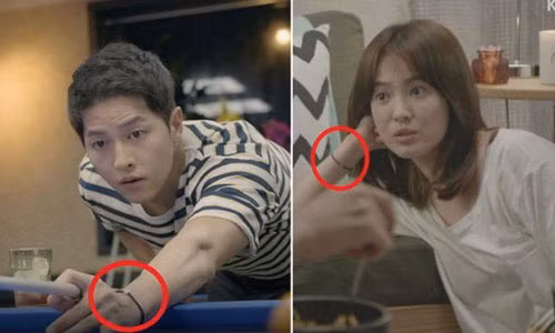 Chiếc vòng tay màu đen cũng được fan cho là bằng chứng cho thấy cả hai đang yêu nhau.