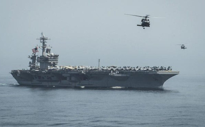 “Trong chuyến thăm cảng này, thủy thủ trên tàu Roosevelt chỉ được giới hạn trong khu vực cảng. Không ai khác từ căn cứ hay từ khu vực được tới cảng”, ông Gilday nói thêm, khẳng định con tàu vẫn có thể phản ứng với bất kỳ cuộc khủng hoảng nào.