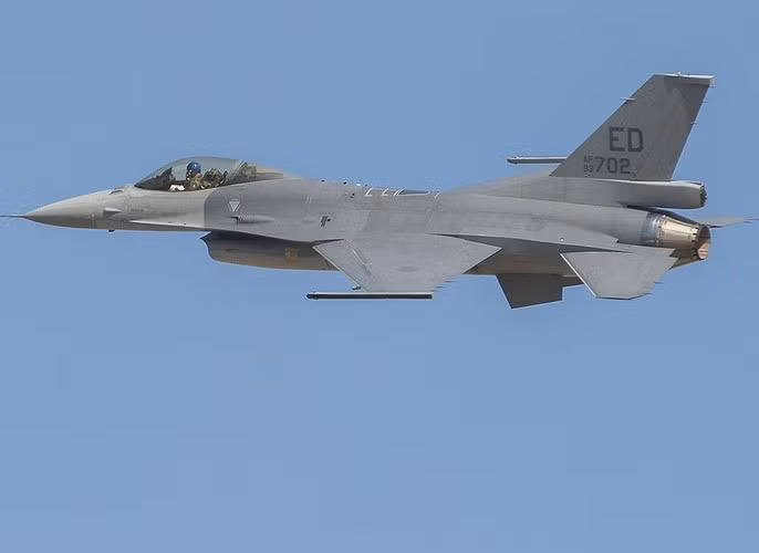 “Cuộc tập trận được thiết kế để kiểm tra sự sẵn sàng chiến đấu của lực lượng vũ trang của chúng tôi và các phản ứng của chúng tôi trước một cuộc xâm lược toàn diện của kẻ thù”, người đứng đầu cơ quan phòng vệ Đài Loan cho biết, ám chỉ kẻ thù là quân đội giải phóng nhân dân Trung Quốc.