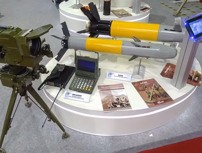 Mặc dù có thể bắn được từ những loại pháo có cỡ nòng 152mm, tuy nhiên loại đạn pháo này sẽ phát huy công dụng tối đa nếu được bắn ra từ 2S19 Msta-S.