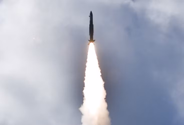 Ông Collin Koh Swee Lean, nhà nghiên cứu thuộc Chương trình An ninh hàng hải, Viện Nghiên cứu Quốc phòng và Chiến lược của Mỹ, cho biết các bản nâng cấp hệ thống chiến đấu của Mỹ là rất quan trọng, vì quân đội Trung Quốc đang cố gắng thu hẹp khoảng cách phần cứng, phần mềm và đào tạo so với quân đội Mỹ.