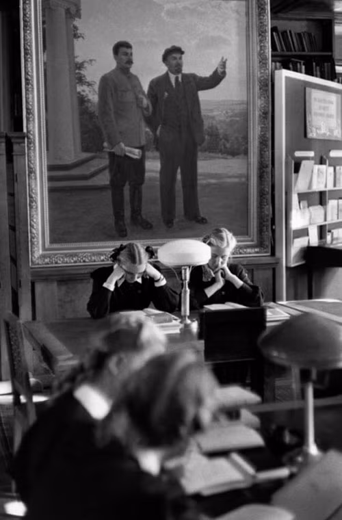 Phòng đọc sách của Thư viện Quốc gia Lenin năm 1954. Ảnh OLP