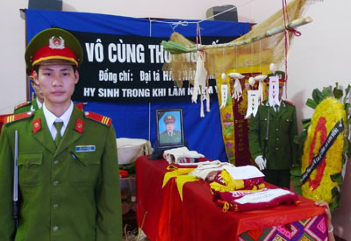Sau đó, Công an tỉnh Hòa Bình đã đưa thi hài 3 cán bộ công an về gia đình, tổ chức lễ tang và mai táng trọng thể. Thượng tướng Lê Thế Tiệm, Thứ trưởng Bộ Công an, cùng nhiều lãnh đạo tổng cục, công an các địa phương trên cả nước đã đến phúng viếng, tiễn đưa 3 sĩ quan công an vì nước quên thân, vì dân phục vụ.