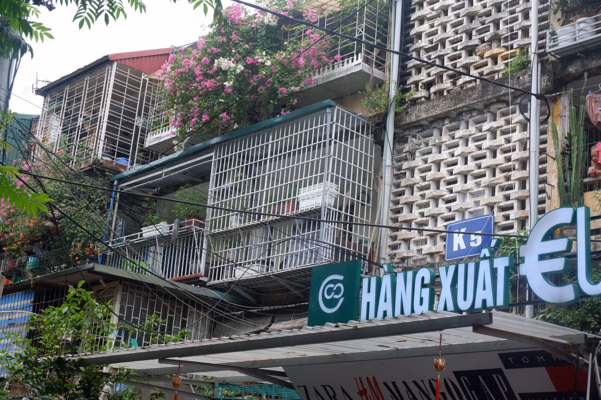 Nhiều ý kiến cho rằng, trong trường hợp xảy ra hỏa hoạn, những "chuồng cọp" này sẽ chính là tử thần với người dân.