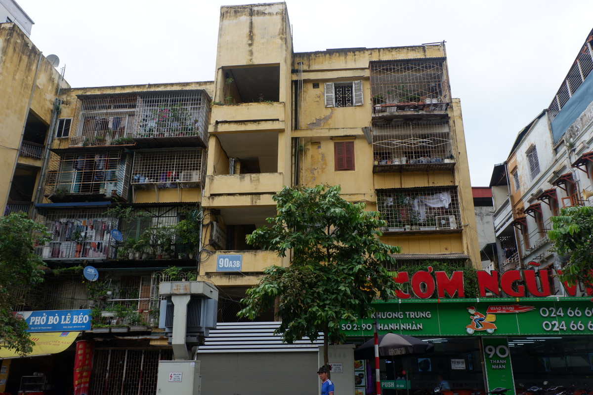 Hộ dân nào cũng muốn nhà mình "đeo ba lô".