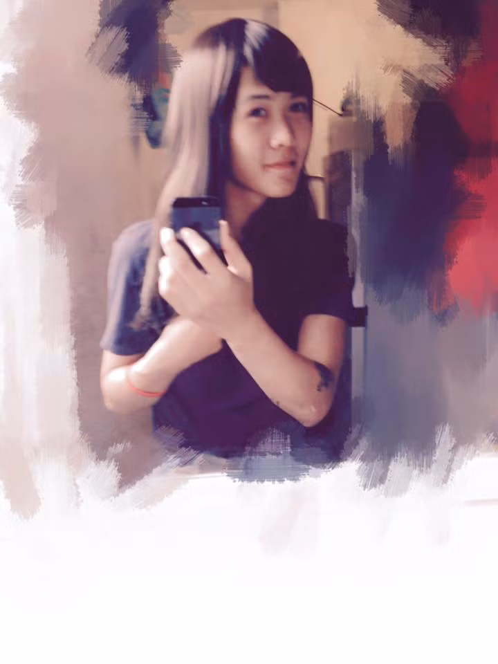 Dù mới 19 tuổi nhưng Anh Quân đã thể hiện được cá tính và năng khiếu hoạt động trong nhiều lĩnh vực nghệ thuật. Không chỉ giỏi beatbox, Anh Quân còn có giọng hát rất hay, chơi guitar giỏi và đã cùng bạn bè lập ra một nhóm nhạc mang tên BB band Acoustic.