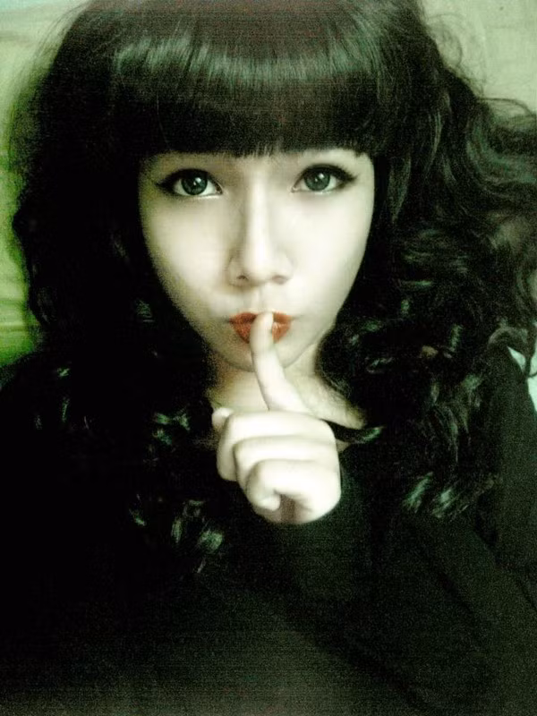 Với kỹ năng trang điểm cao tay của mình, Đới Mộng Mộng tự tạo ra được những shot hình xinh như búp bê. Điều này cũng giúp Mộng Mộng nhanh chóng nổi tiếng, các fanpage mang tên Mộng Mộng cũng từ đó mọc lên như nấm.