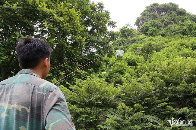 “Na bay” xuống núi bằng... cáp treo, bà con đút túi gần 800 tỷ “Na bay” xuong nui bang... cap treo, ba con dut tui gan 800 ty