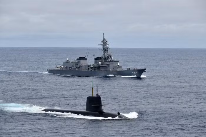 Tàu khu trục Ikazuchi có năng lực săn ngầm rất mạnh, có thiết bị định vị thủy âm (sonar) hoàn chỉnh, đồng bộ như sonar thân tàu và sonar dây kéo, năng lực săn ngầm và thu thập tin tức tình báo rất mạnh.