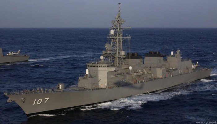 Ngoài vũ khí trang bị và năng lực trinh sát, năng lực trinh sát điện tử, gây nhiễu điện tử của tàu khu trục Ikazuchi cũng rất mạnh. Đây được đánh giá là một trong những "thám tử biển" đáng sợ của Nhật Bản.