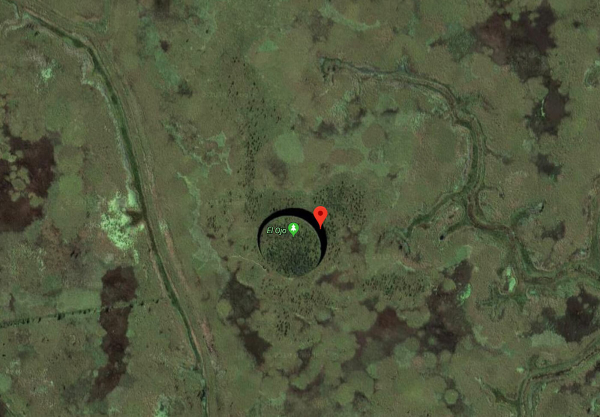 Trong khi nghiên cứu khu vực này, đạo diễn Neuspiller và cộng sự nhận thấy cư dân địa phương biết về El Ojo. Tuy nhiên, một số người dân sợ hòn đảo "con mắt" do tin rằng đây là nơi một vị thần cổ đại. Ảnh: mybestplace.