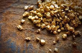 Trong đó, trước khi Chiến tranh thế giới 2 nổ ra, cơ quan tình báo Abwehr của Đức được cho là đã cử nhiều người truy lùng tung tích của Fulcanelli vì ông có hiểu biết sâu rộng về công nghệ chế tạo vũ khí hạt nhân.