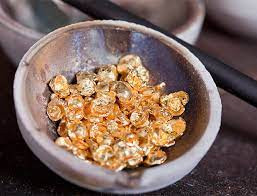 Cuộc gặp gỡ giữa hai người vô cùng ngắn ngủi. Cũng trong chính năm đó, Fulcanelli biến mất bí ẩn khi ở một tòa lâu đài tại Tây Ban Nha.