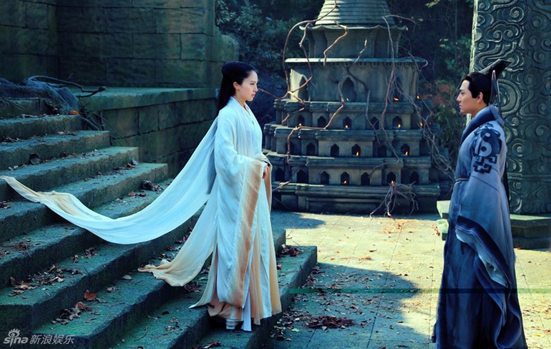 Bí kíp chân truyền của Cổ Mộ là Ngọc nữ tâm kinh. Là khắc tinh của Toàn Chân kiếm pháp, chiêu thức nào của Ngọc nữ tâm kinh đều áp đảo chiêu thức của phái Toàn Chân. Dù Toàn Chân kiếm pháp biến hóa cách nào thì Ngọc nữ tâm kinh vẫn chiếm tiên cơ và chế ngự đối thủ.